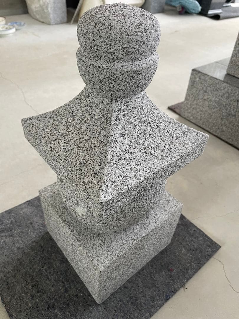 一石五輪塔　手作り　御影石