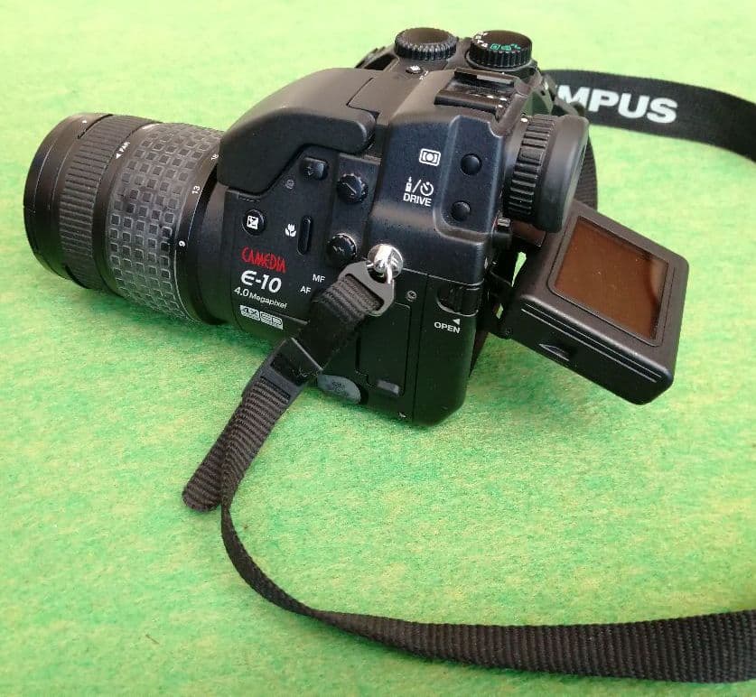ジャンク品　OLYMPUS CAMEDIA E-10