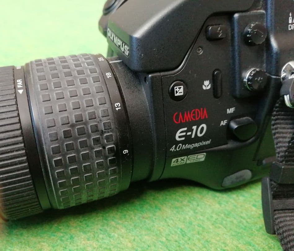 ジャンク品　OLYMPUS CAMEDIA E-10
