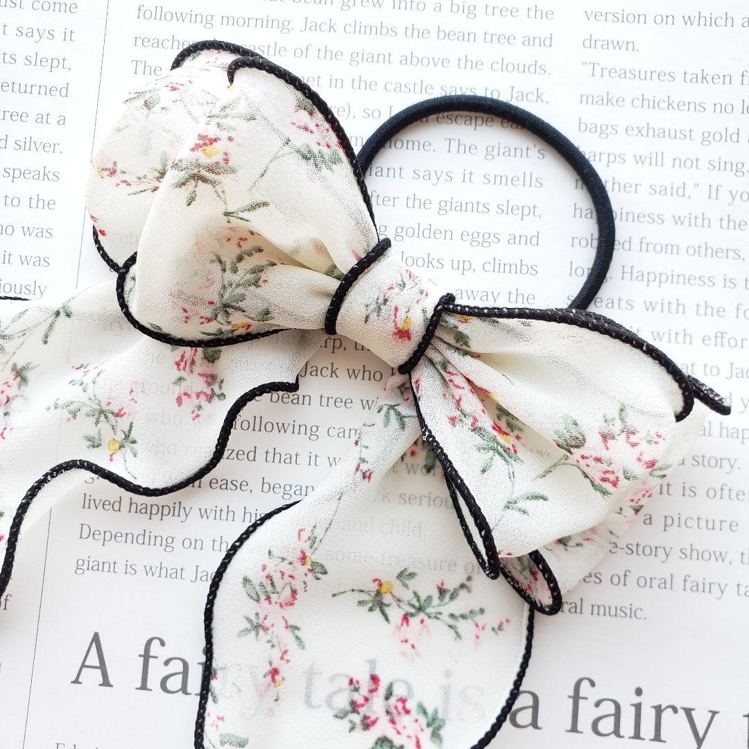 リボン　ヘアゴム♡小花柄シフォンリボン♡ホワイト×ピンク小花♡ハンドメイド