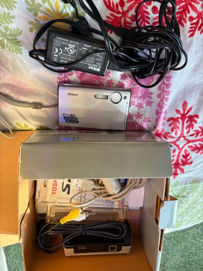 さらにお値下げ Nikon COOLPIX S7 コンパクトデジタルカメラ