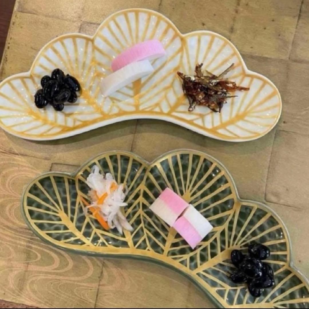 【新品】【大人気】有田焼　幸楽窯　錦白金松葉形前菜皿3枚セット　縁起物