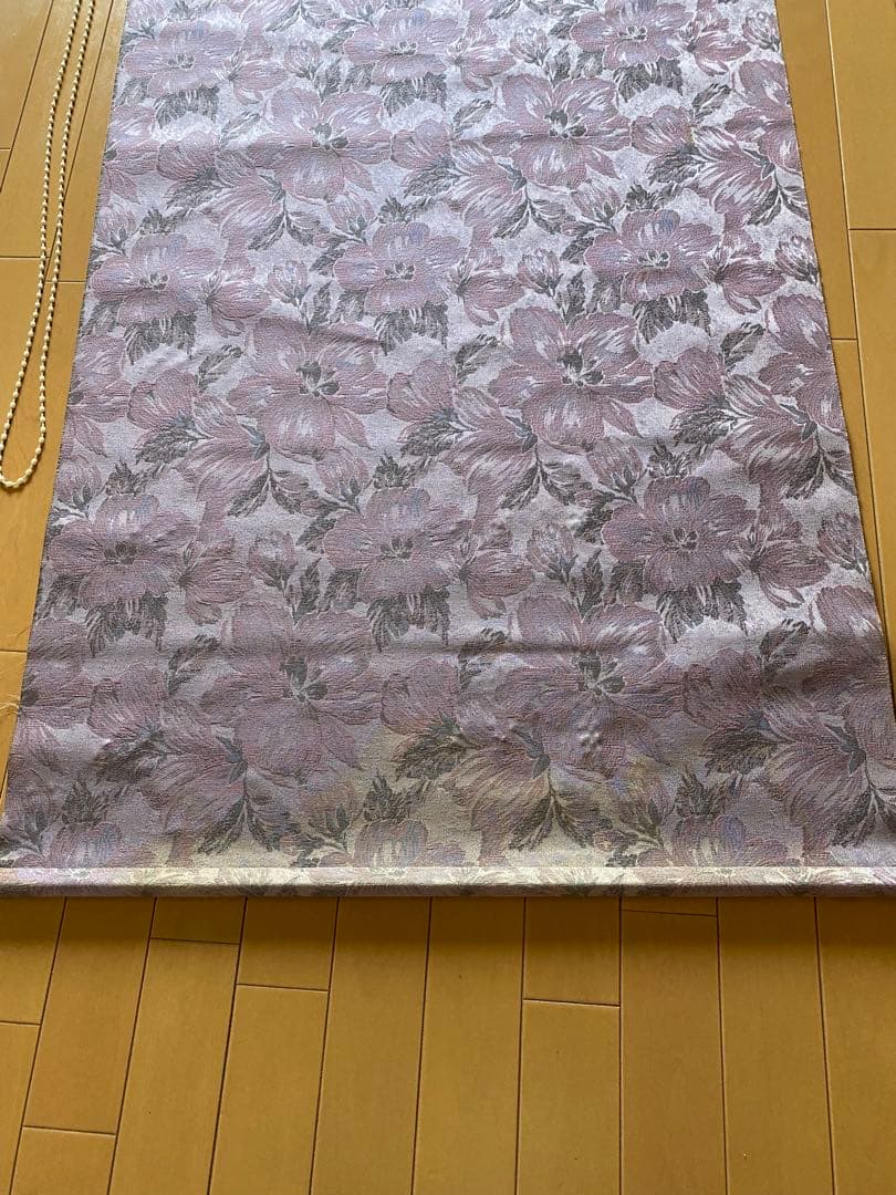 タチカワ　ロールスクリーン 紫色花柄　窓・間仕切　 ブラインドにはないお洒落感