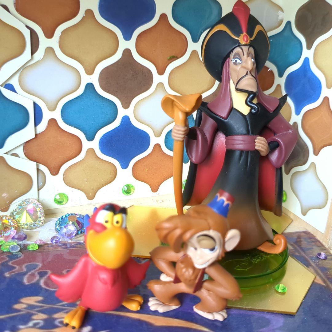 アラジンフィギュア　8個set　ディズニー