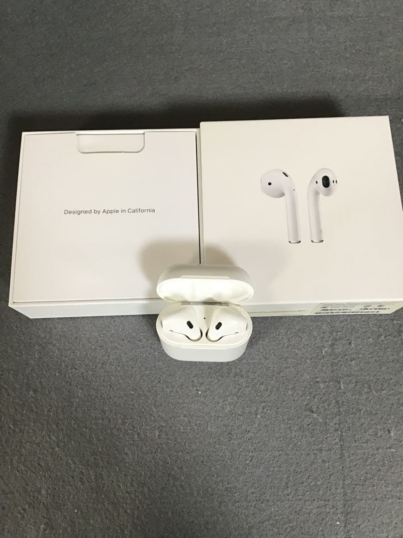 美品　AirPods 第1世代　MMEF2J/A