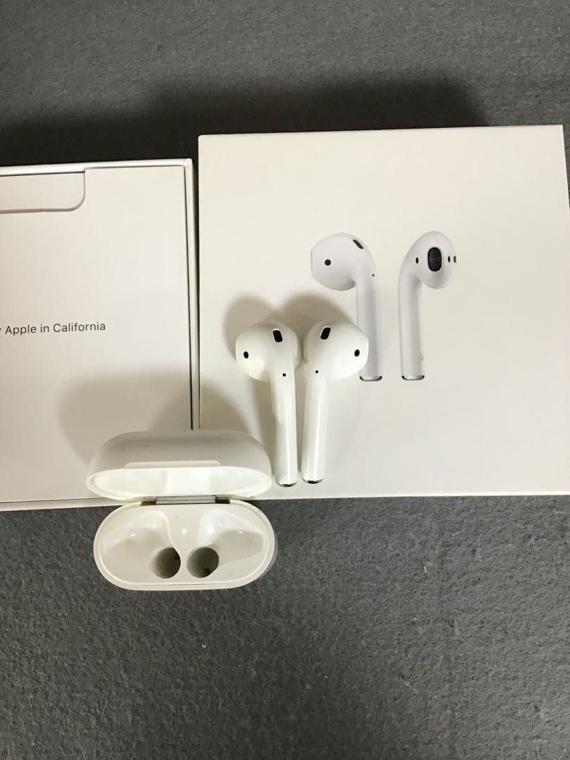 美品　AirPods 第1世代　MMEF2J/A