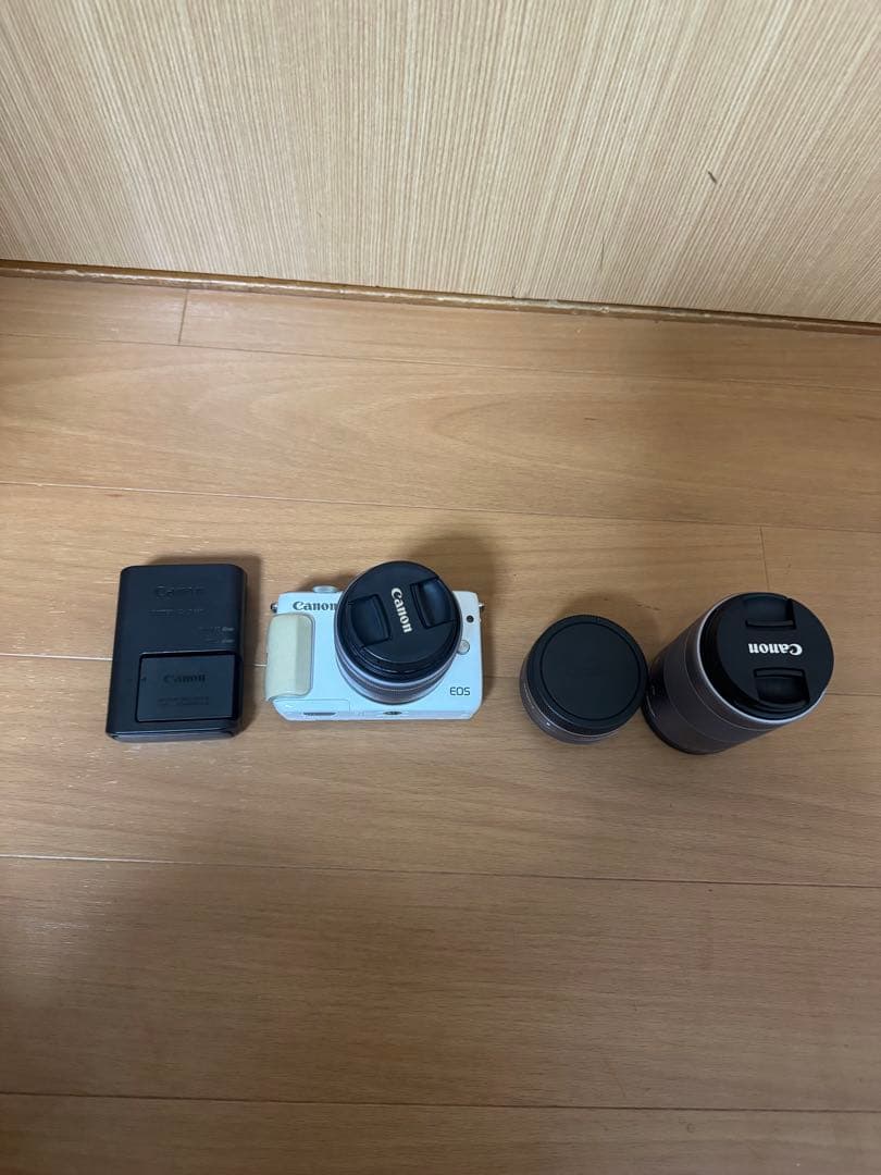 Canon キャノン　デジタル一眼レフカメラ　EOS M10 レンズ3つ