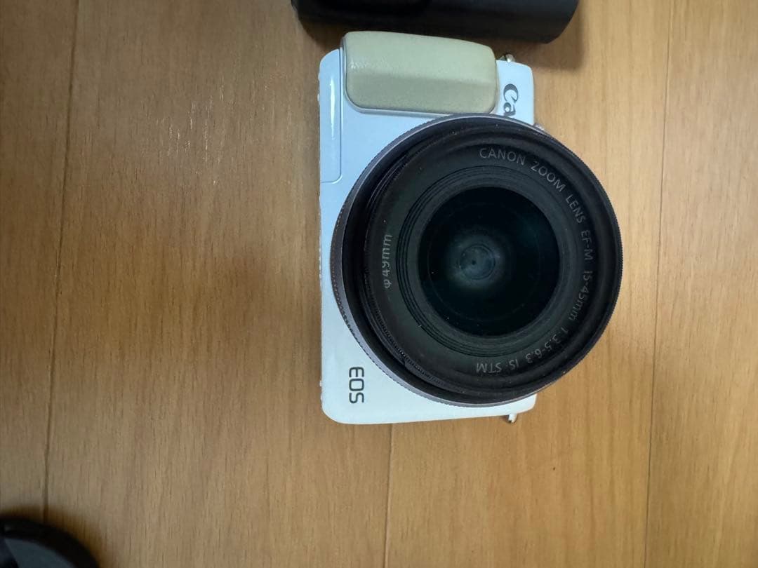 Canon キャノン　デジタル一眼レフカメラ　EOS M10 レンズ3つ