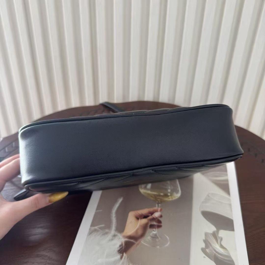AINT AURENT オブリーク レザー ショルダーバッグ 中古品~~~