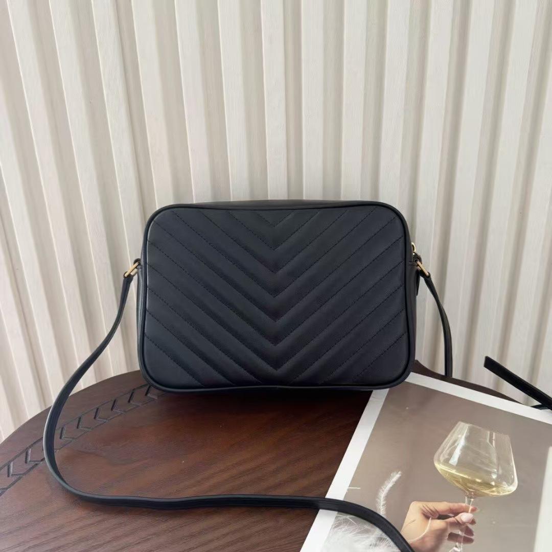 AINT AURENT オブリーク レザー ショルダーバッグ 中古品~~~