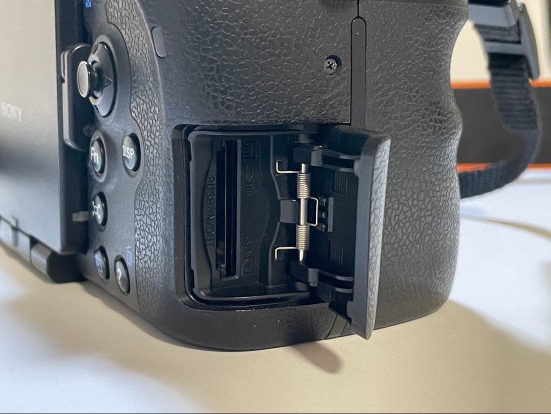 値下げ中）α77 SLT-A77VQ ズームレンズキット+単焦点レンズ、他セット