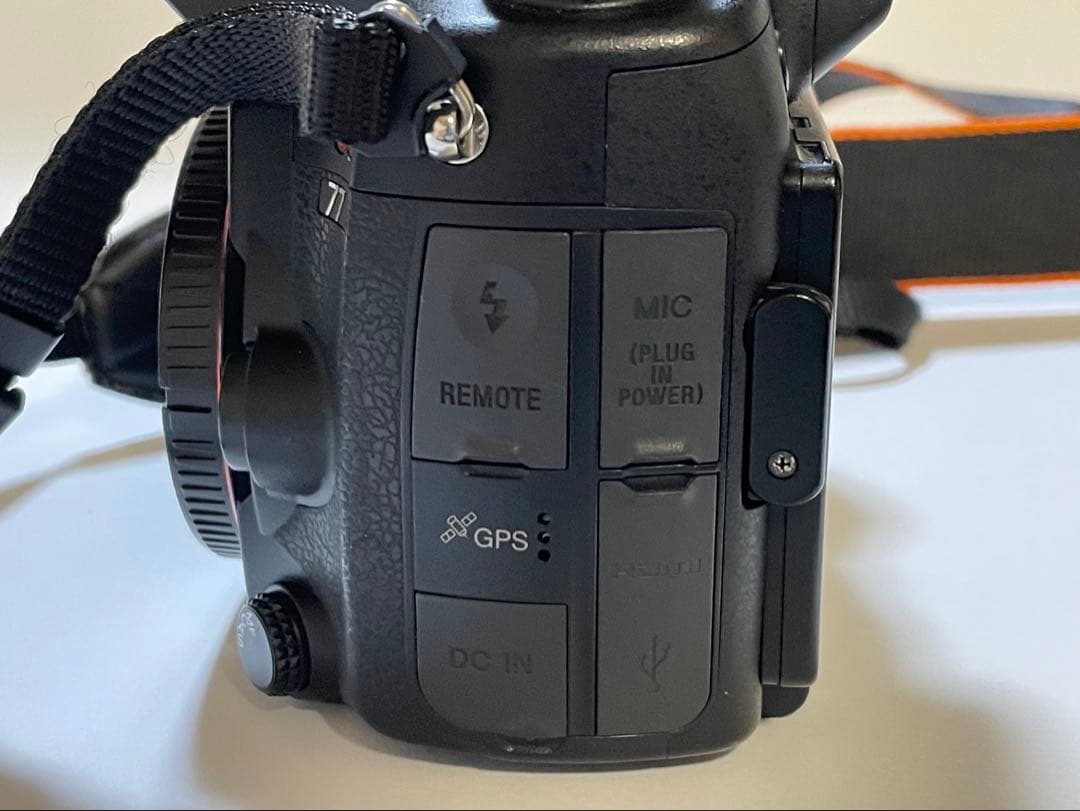 値下げ中）α77 SLT-A77VQ ズームレンズキット+単焦点レンズ、他セット