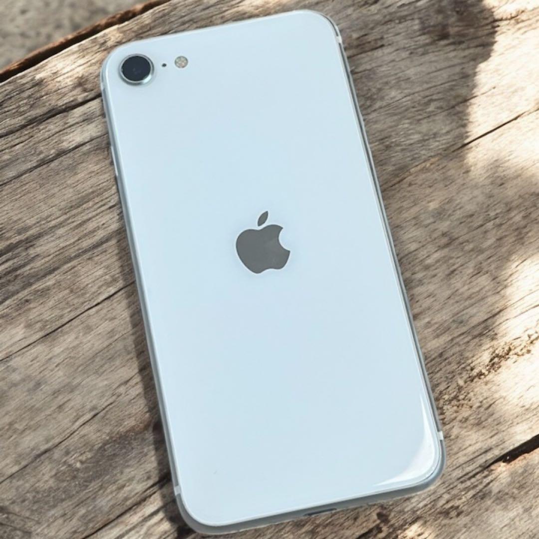 i Phone SE 第2世代 アイフォン 白 ホワイト 美品 スマホ