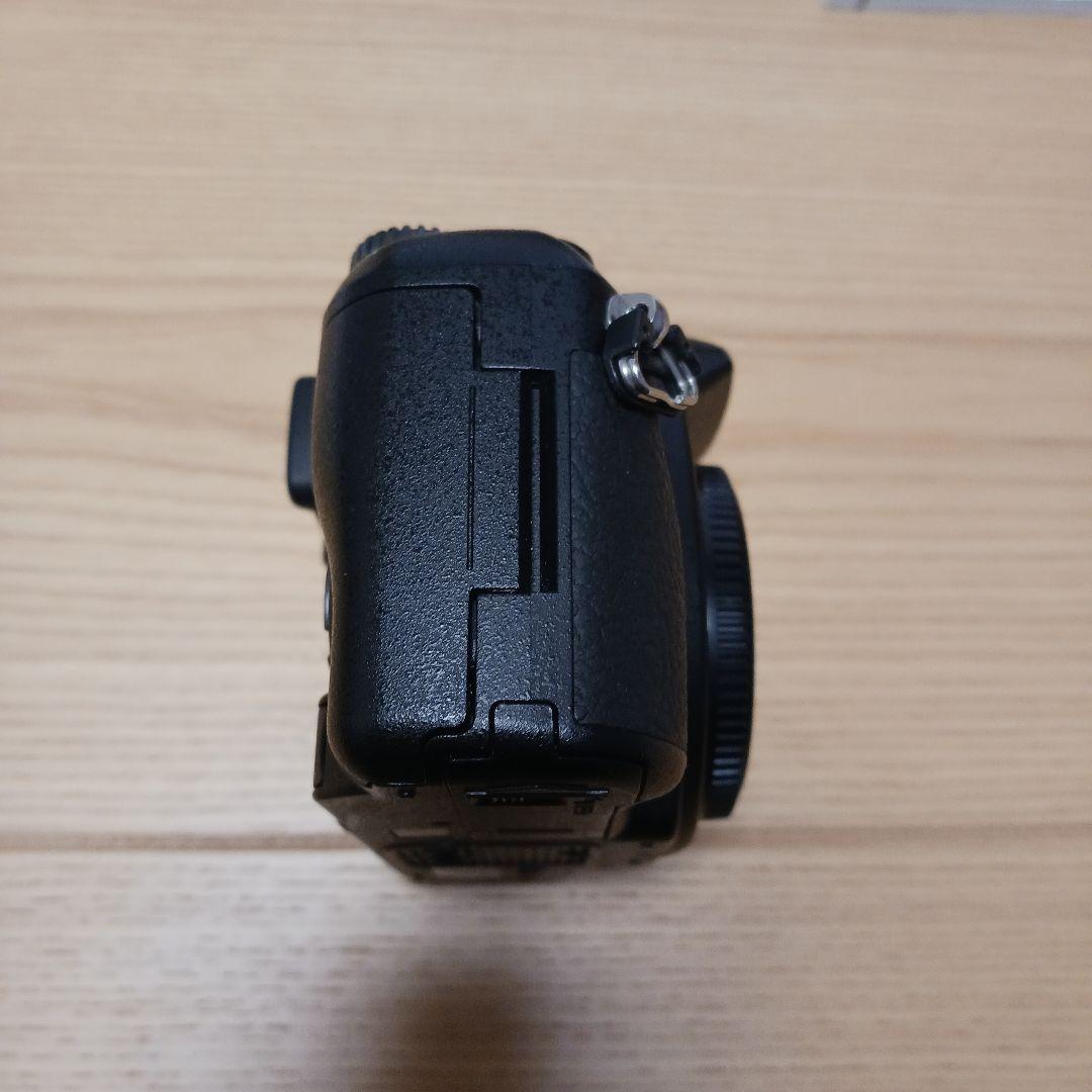 オリンパス　OLYMPUS E-410 デジタル一眼レフカメラ