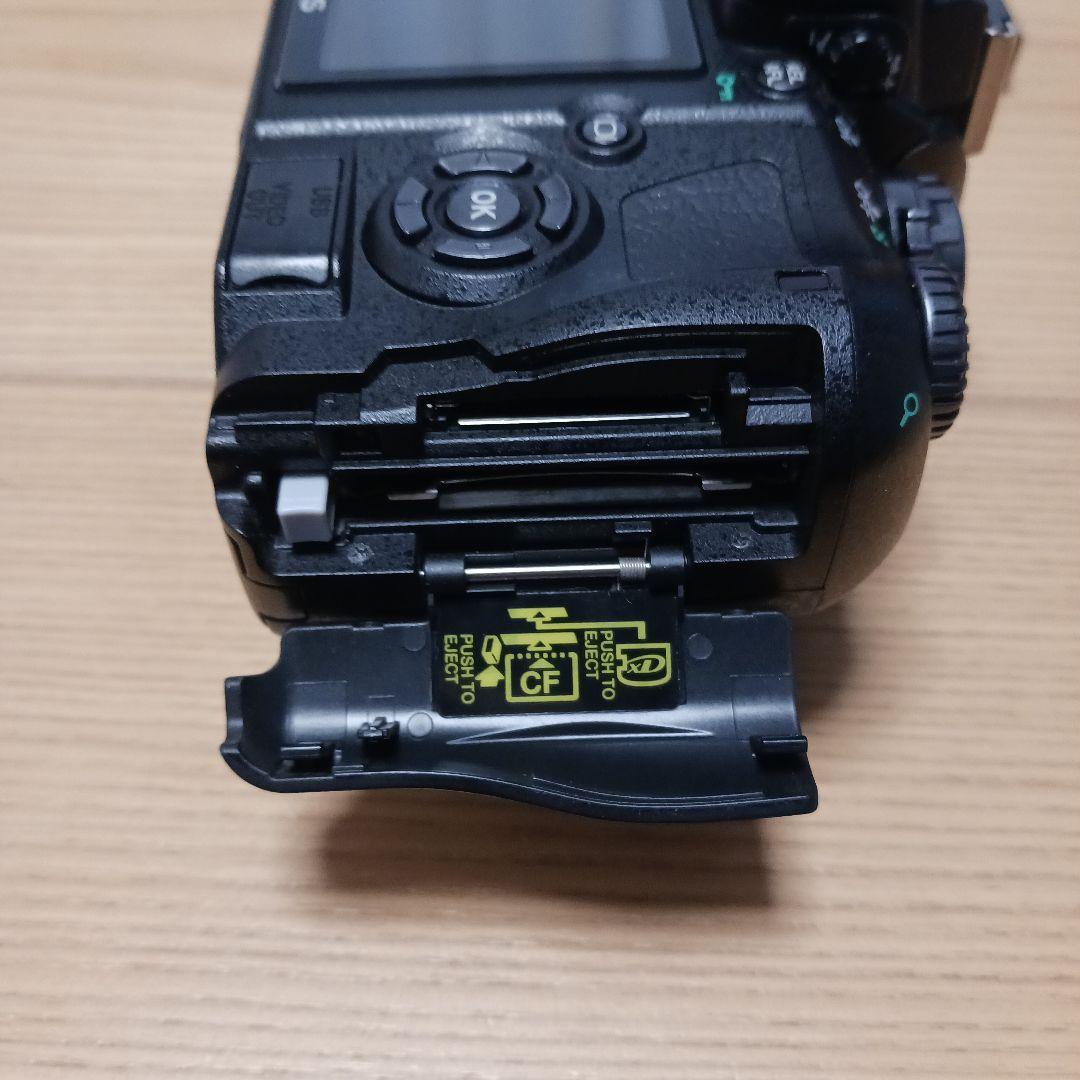 オリンパス　OLYMPUS E-410 デジタル一眼レフカメラ