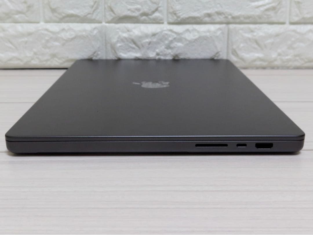 よっしーM3Max MacBookPro 16 MWR33J/A 充電7