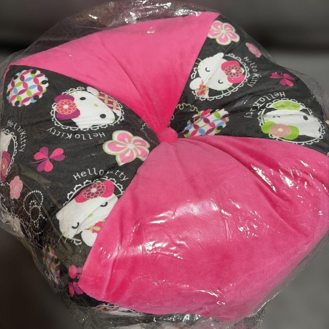 ハローキティ♡フロアクッション　2個セット　和柄　分厚い　しっかり　2017