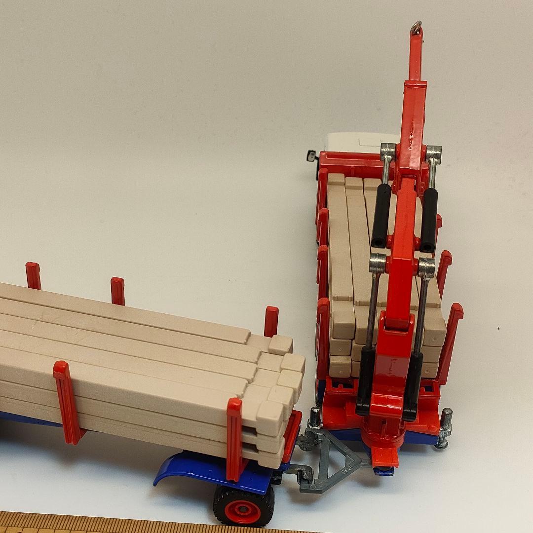 大きめ ドイツ Siku（ジク）製 DAF 95 ガレージ運搬トラック