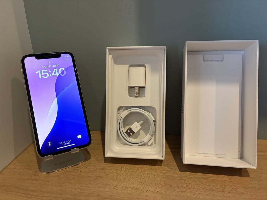 【付属品未使用】SIMフリーiPhone XR 128GB ホワイト