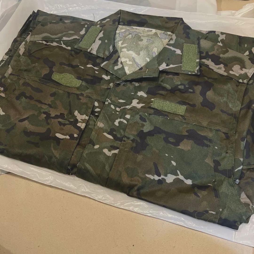 実物未使用 中国軍　人民武装警察現役21式迷彩服戦闘服上下　未開封品　軍服