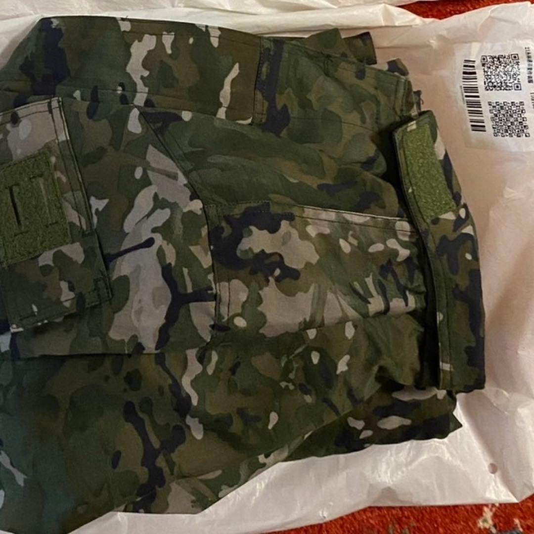 実物未使用 中国軍　人民武装警察現役21式迷彩服戦闘服上下　未開封品　軍服