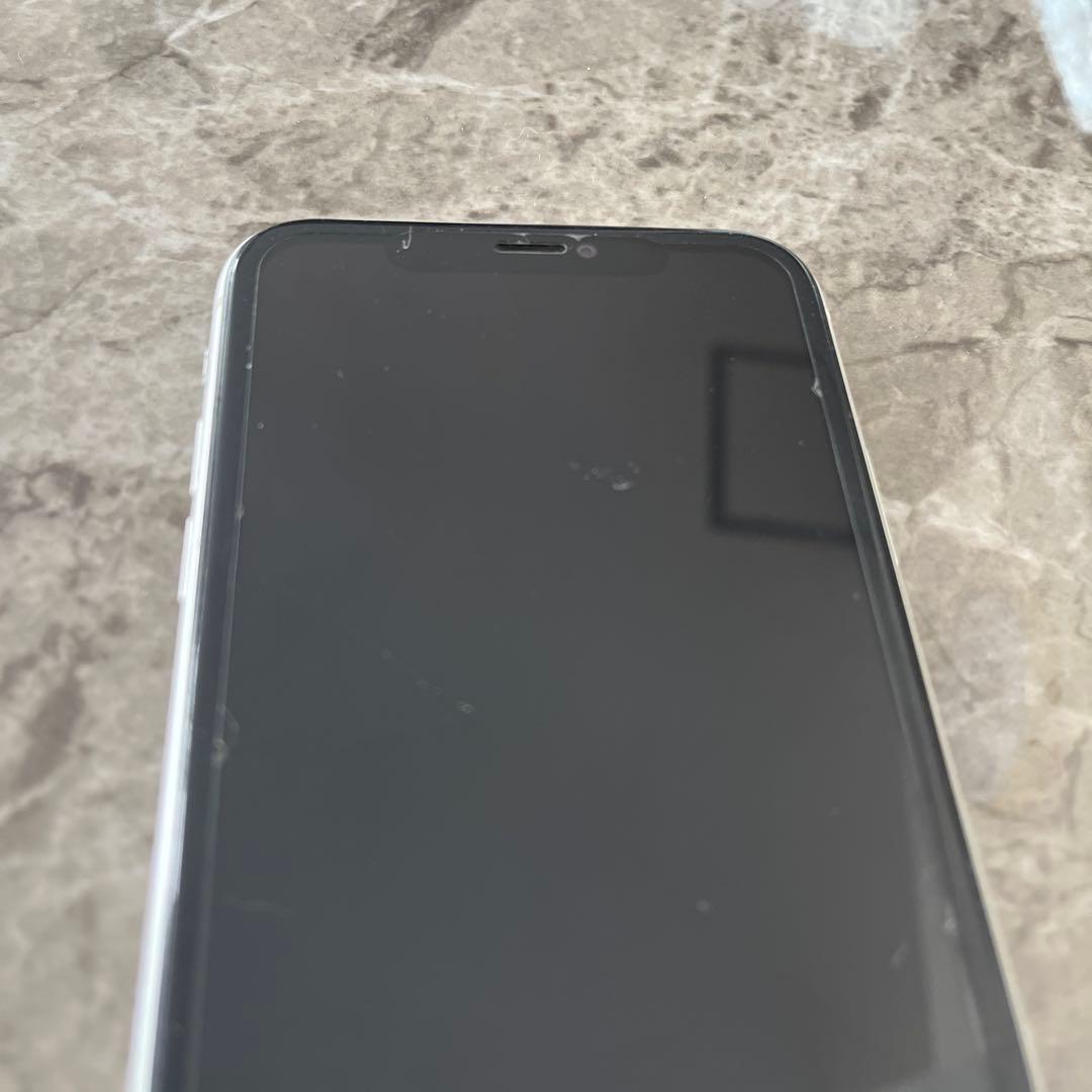 85% Apple iPhone11 64GB ホワイト 本体