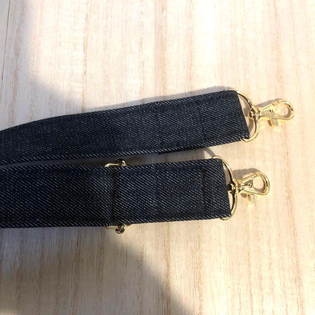 ショルダーバッグ　ハンドメイド　デニムリメイク　ブラック×レッド【新品デニム】