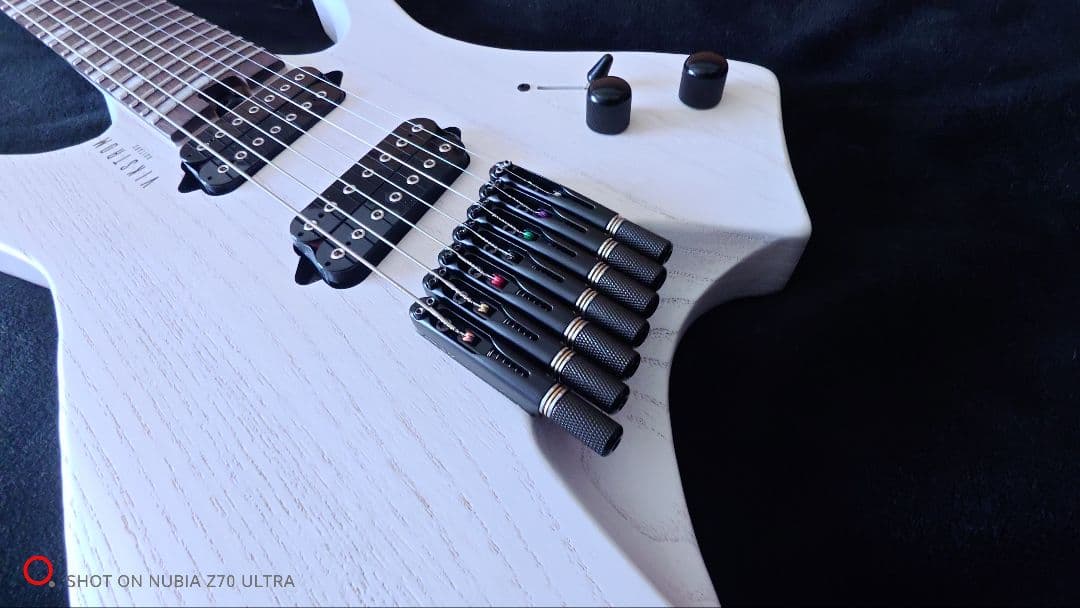 本日限定値下げ　VIKSTROM GUITARS　7弦　ヘッドレス　美品