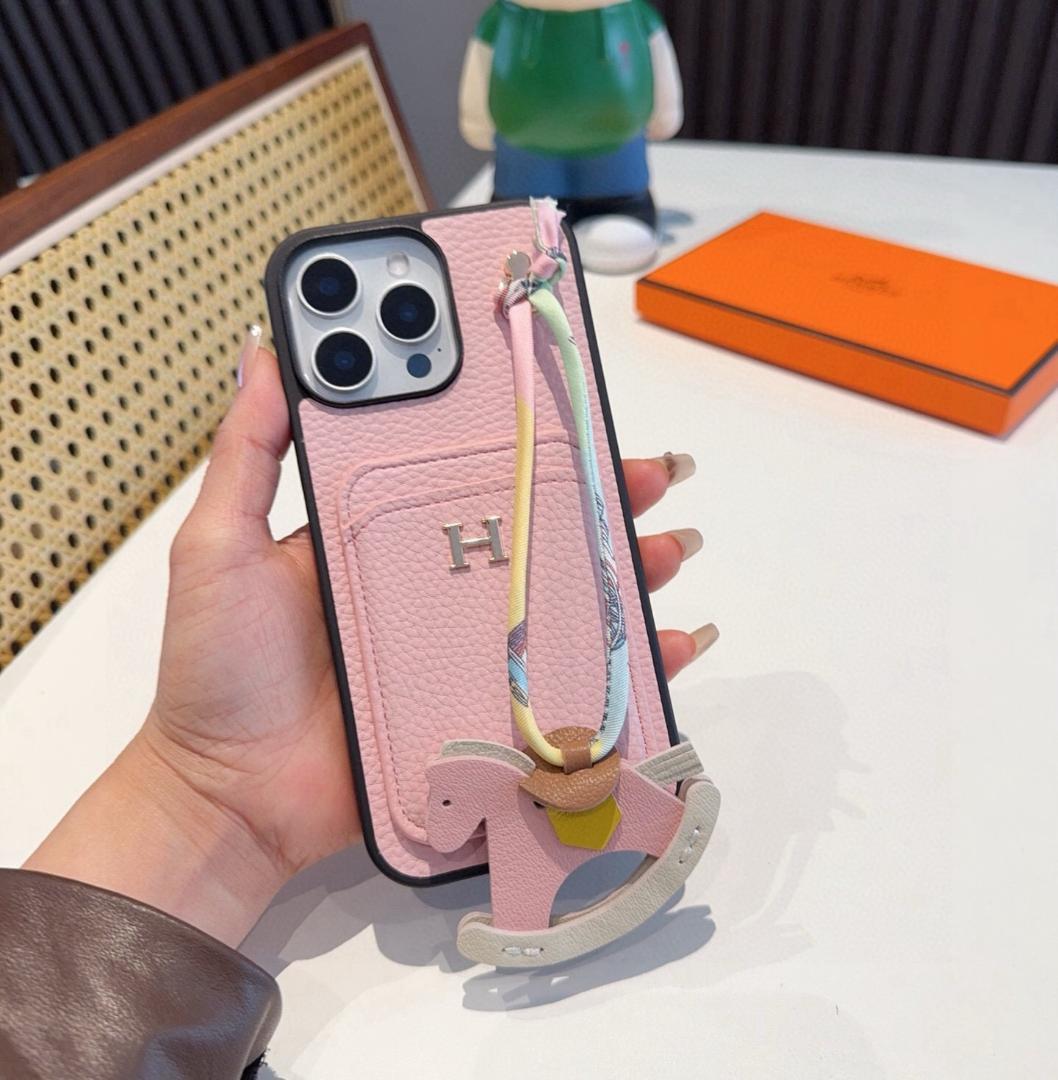 小馬チャーム付き カード収納 iPhoneケース 15/16/17対応