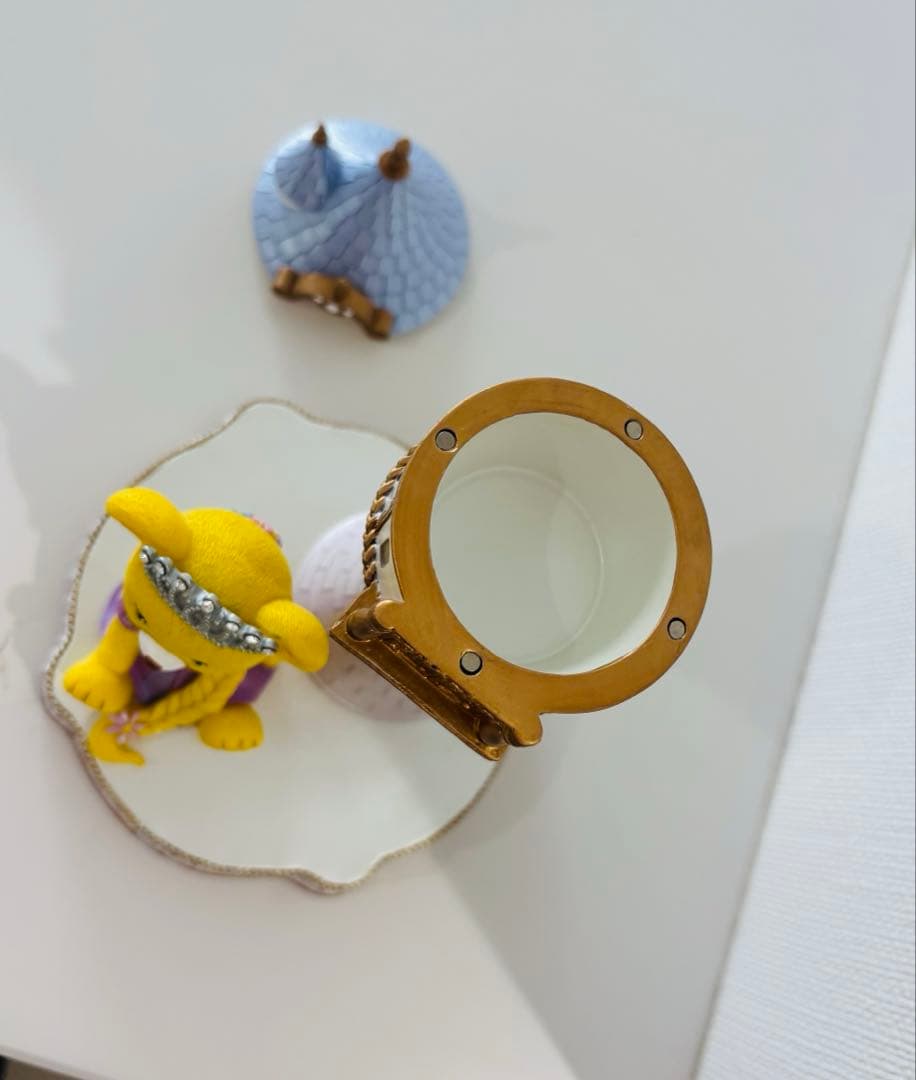 ディズニーストア　ユニベアシティ　プリンセス　陶器　置物　ミラー　小物入れセット