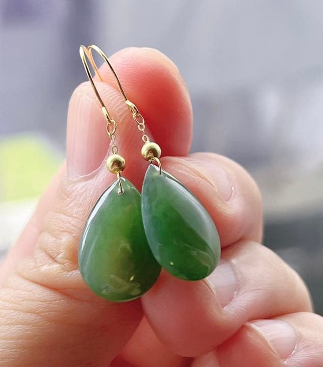 天然石 和田玉碧玉 水滴K18金のピアス（番号A1492）