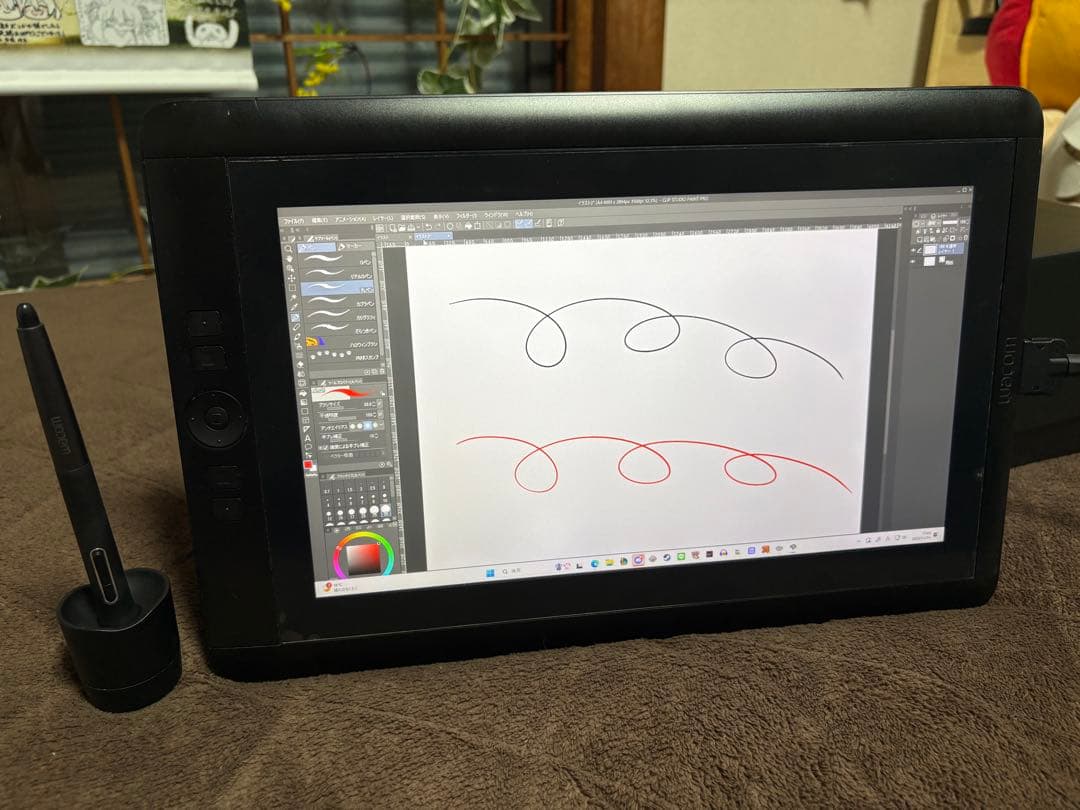 Wacom Cintiq 13HD DTK-1301 動作品