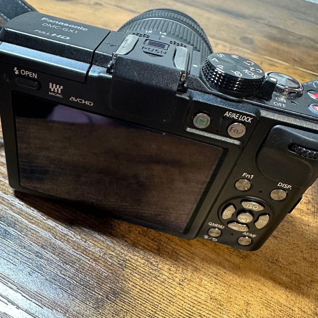 LUMIX GX1 ミラーレスカメラ 14-42mm