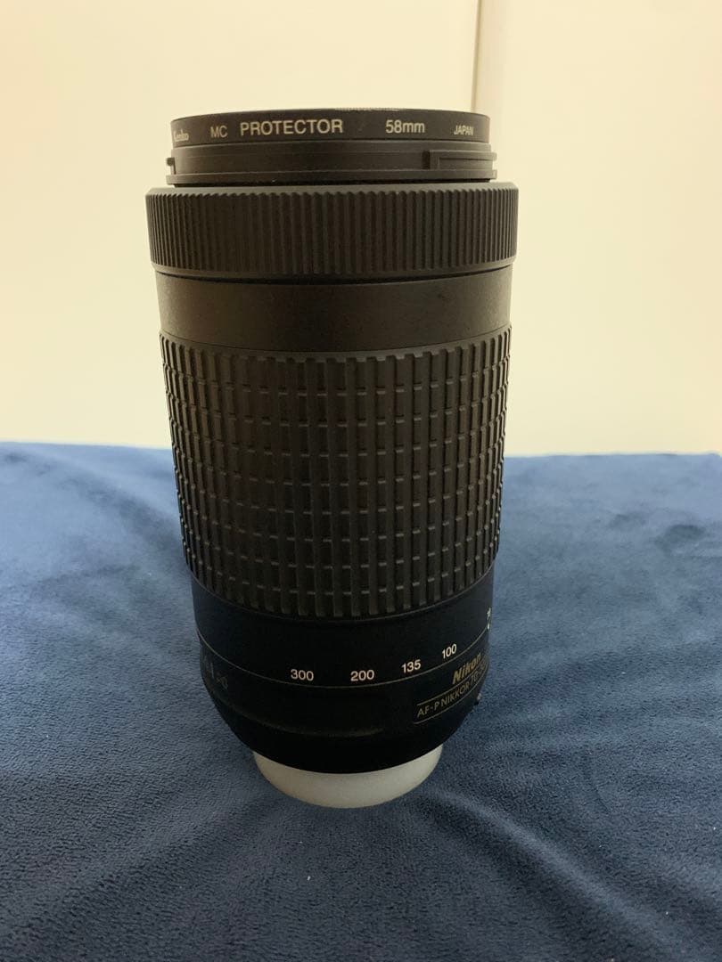 Nikon D5600 ニコン 標準・望遠レンズ 参考書付き 一眼レフカメラ