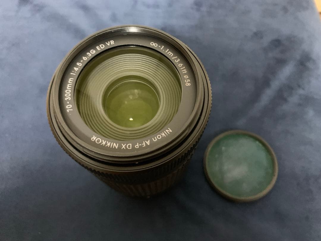 Nikon D5600 ニコン 標準・望遠レンズ 参考書付き 一眼レフカメラ