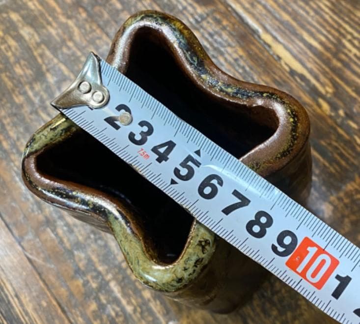 驚く❣芸術陶器　筆立て　花瓶❣ワタナベ　K＆K　H2.5.26　掘り出す