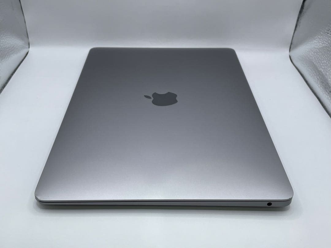 MacBook Air M1 2020 13インチ8GB / 512GB 中古品