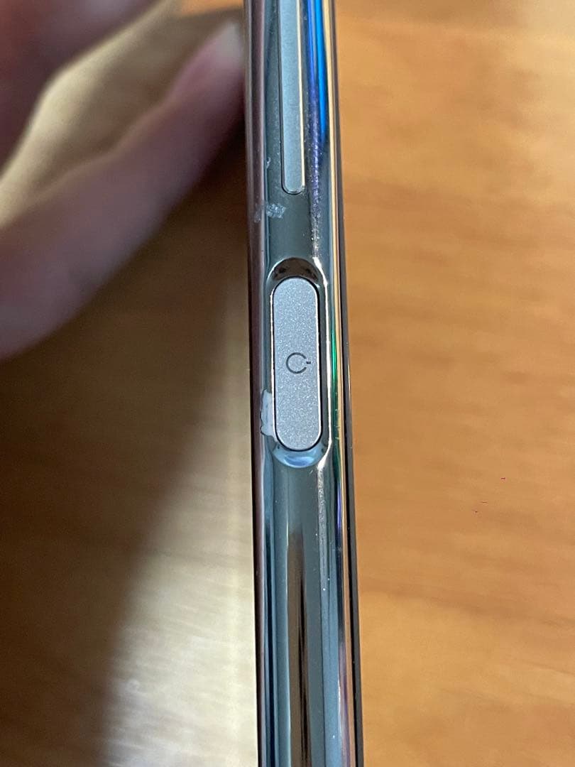 （送料無料） Xperia XZ Premium（64GB・シルバー）
