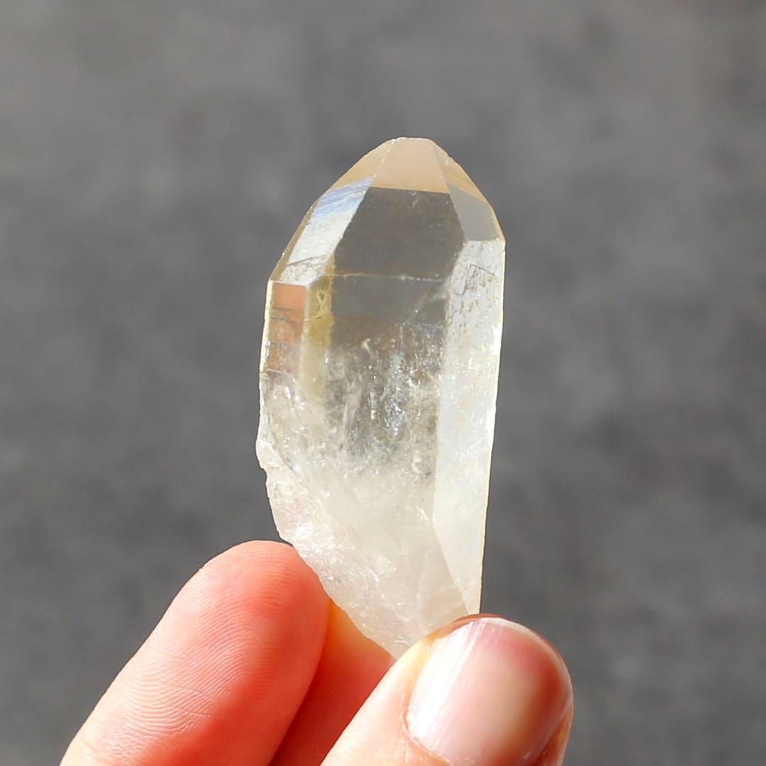 ゴールデンヒーラー クォーツ 原石 水晶 鉱物 希少石 天然石