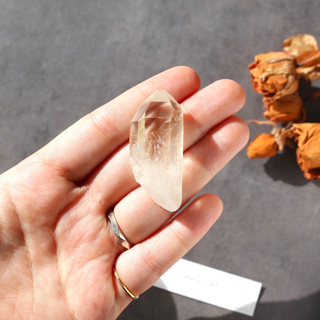 ゴールデンヒーラー クォーツ 原石 水晶 鉱物 希少石 天然石
