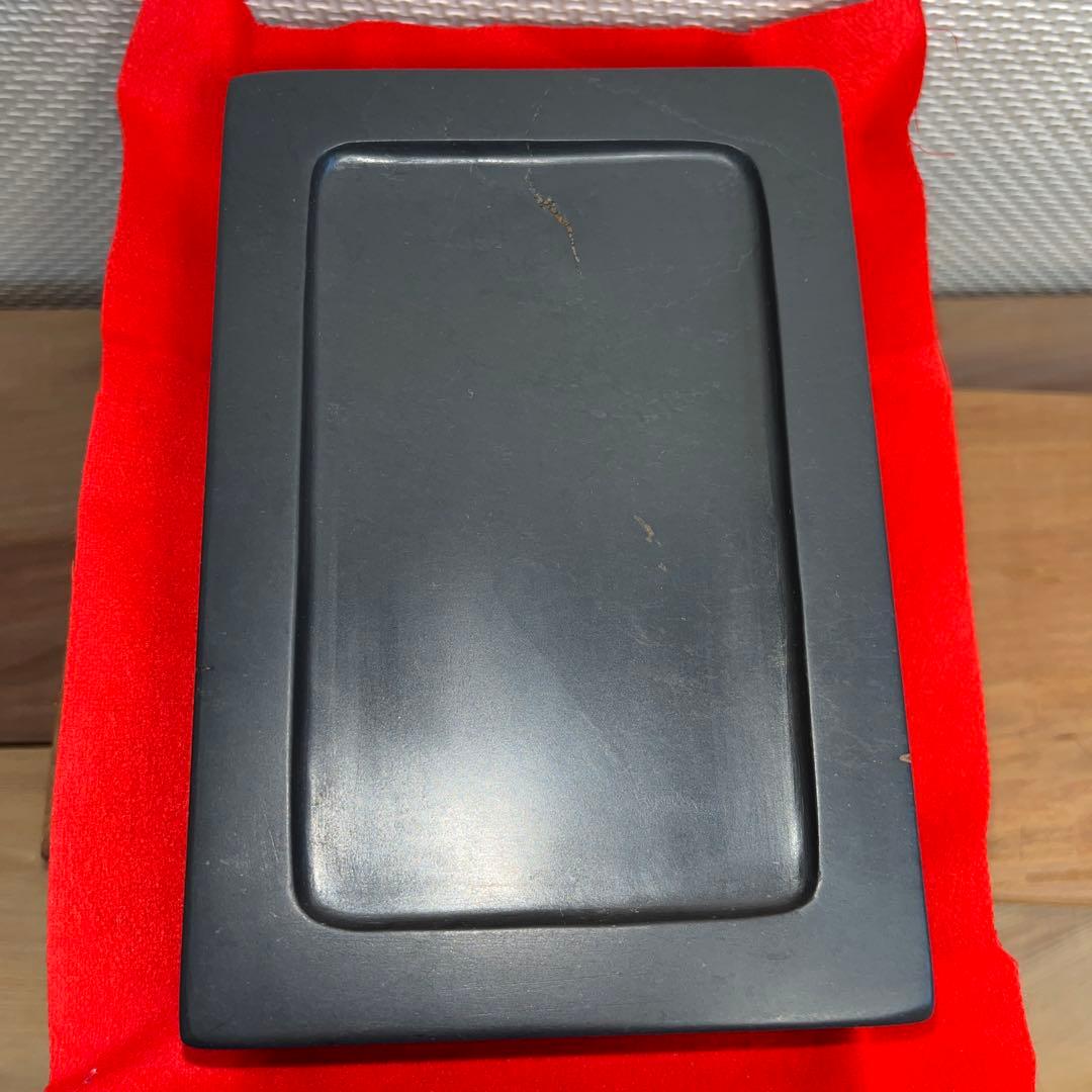 ⭕️端渓硯　彫刻入り長方研　41mmと分厚い作品　石紋綺麗