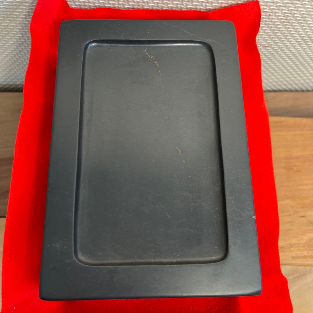 ⭕️端渓硯　彫刻入り長方研　41mmと分厚い作品　石紋綺麗