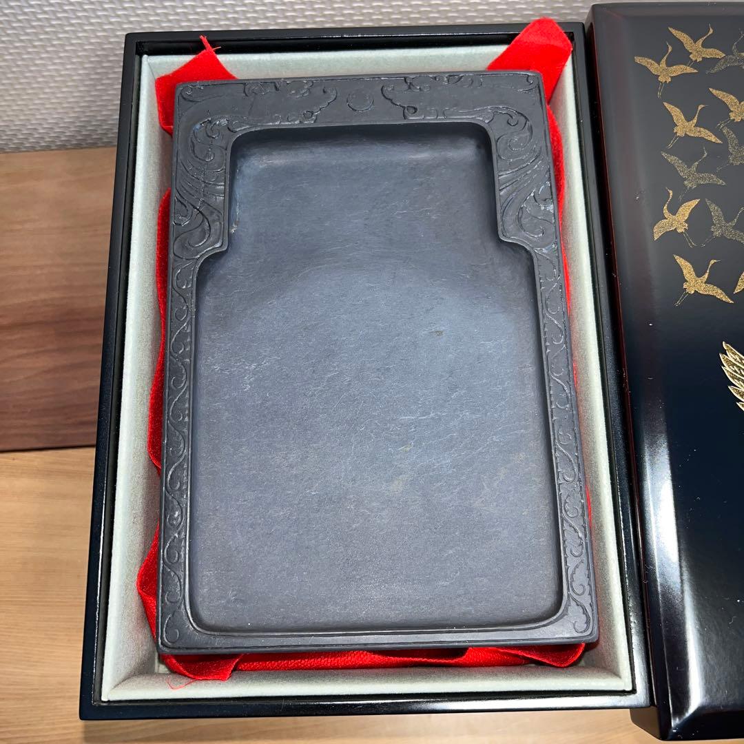 ⭕️端渓硯　彫刻入り長方研　41mmと分厚い作品　石紋綺麗