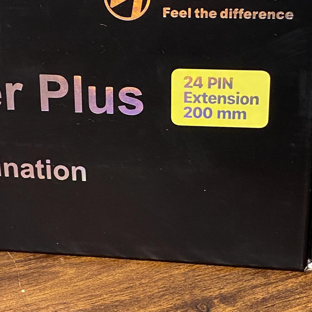 PCケーブル・コネクタ LIAN LI Strimer Plus 24 PIN Extension