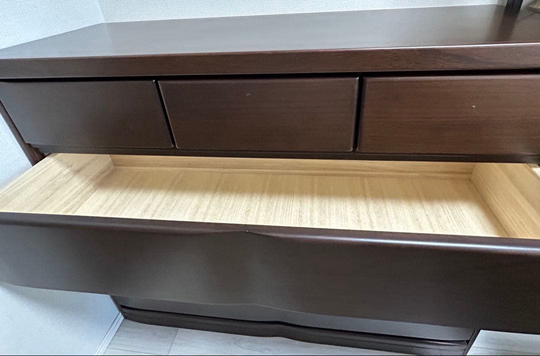 ダークブラウン 木製チェスト 6引き出し。幅120×奥45×高100