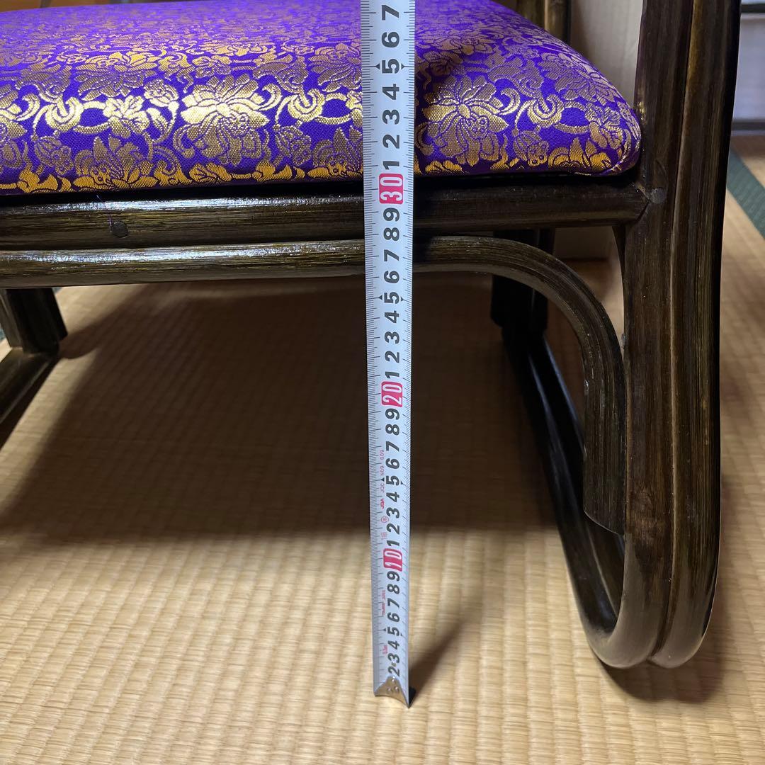 紫色と金色の模様の座椅子