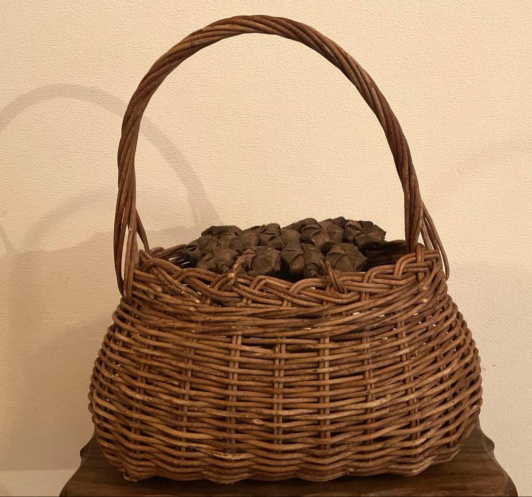 kegoya 熊谷茜さん作　アケビと胡桃の籠