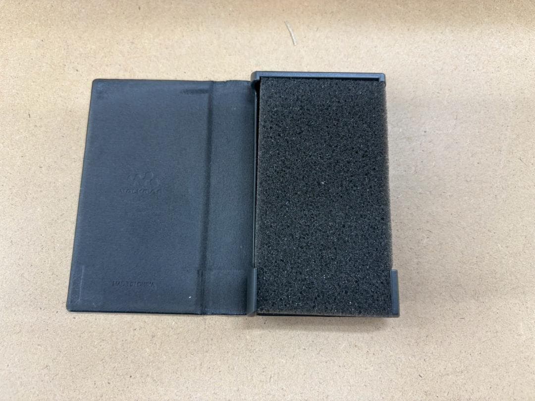 Sony ウォークマン NW-A35 レッド　中古 ケース付き