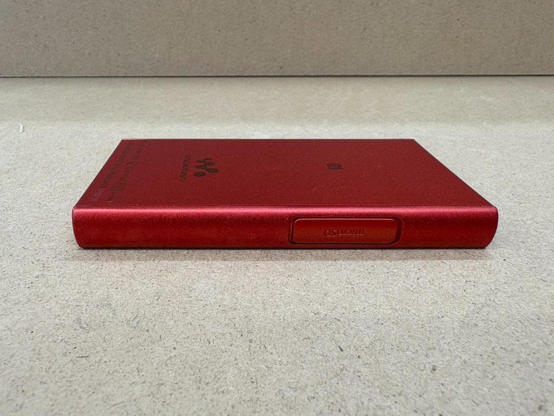 Sony ウォークマン NW-A35 レッド　中古 ケース付き