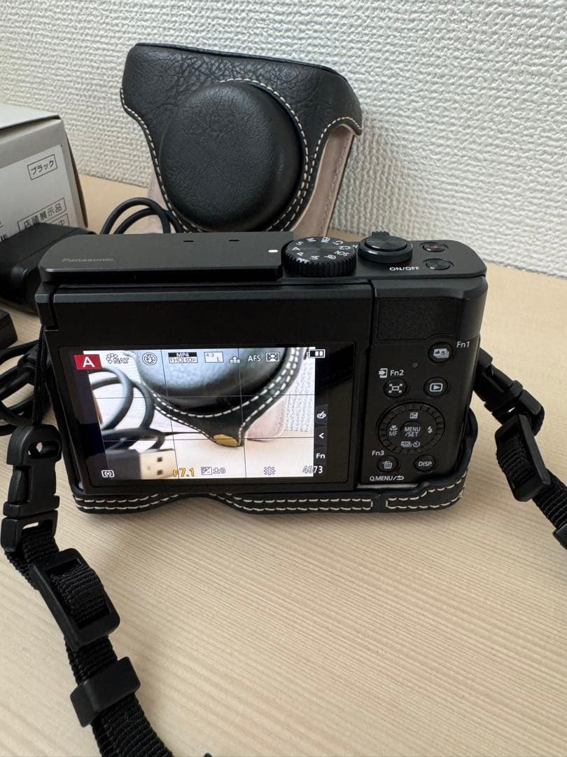 Panasonic LUMIX TZ99 コンパクトデジタルカメラ　ケース付
